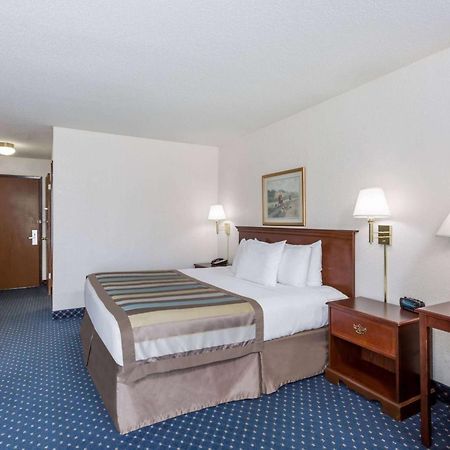 Baymont By Wyndham Greensboro/Coliseum Ngoại thất bức ảnh