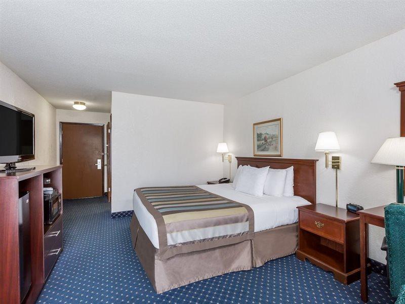 Baymont By Wyndham Greensboro/Coliseum Ngoại thất bức ảnh