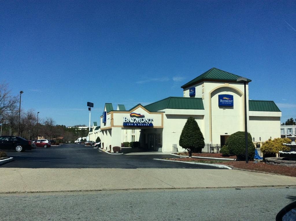 Baymont By Wyndham Greensboro/Coliseum Ngoại thất bức ảnh