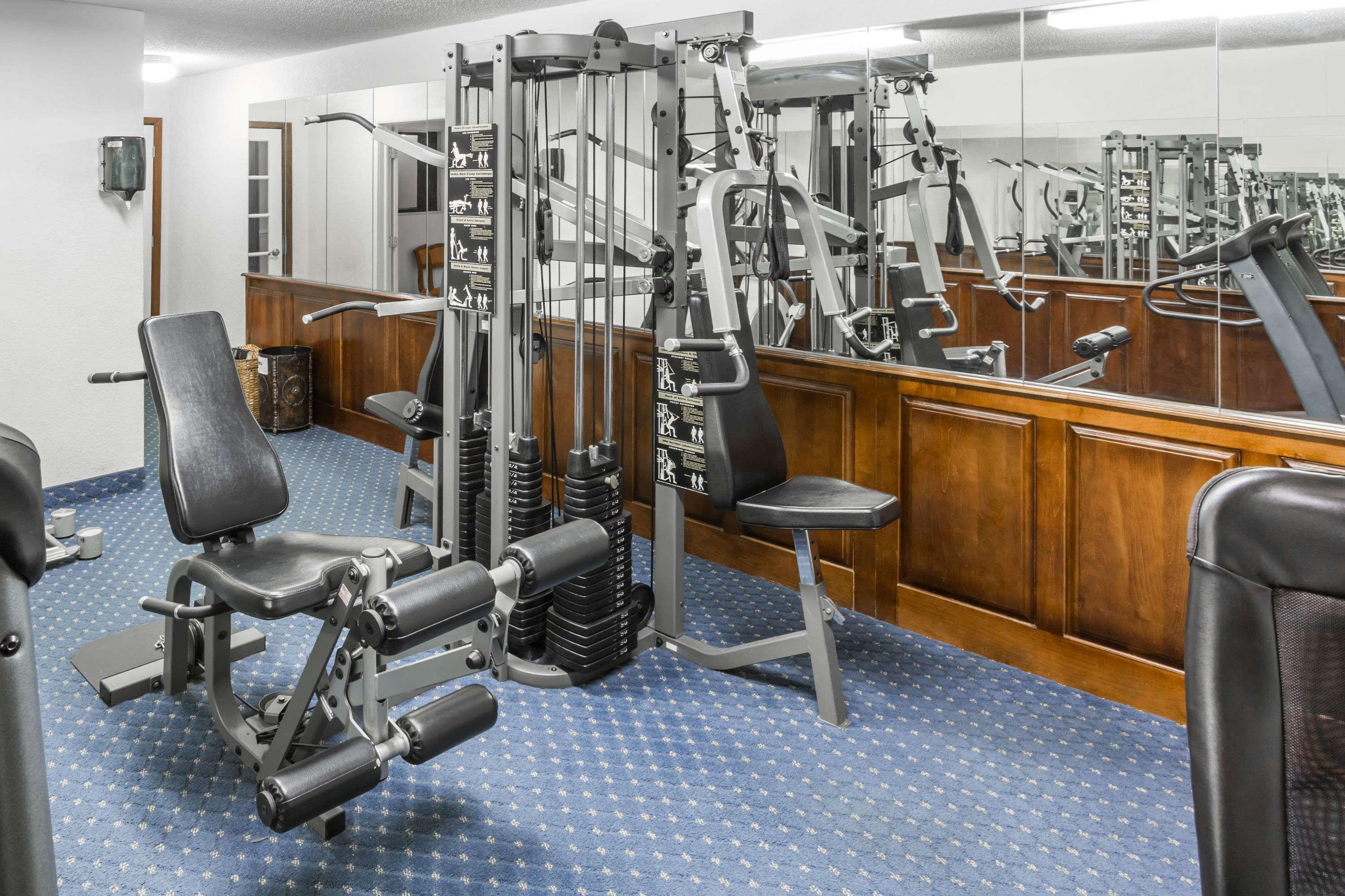 Baymont By Wyndham Greensboro/Coliseum Ngoại thất bức ảnh