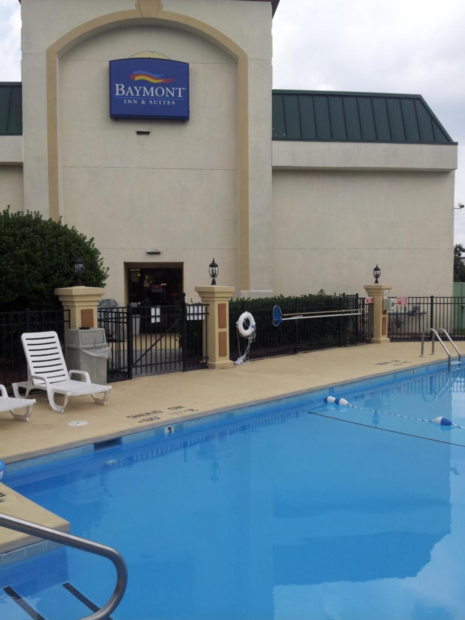 Baymont By Wyndham Greensboro/Coliseum Ngoại thất bức ảnh